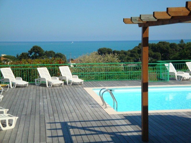 Inter-Hotel Sea Side Park Вильнёв-Лубе Экстерьер фото