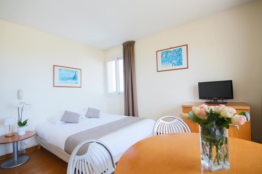 Inter-Hotel Sea Side Park Вильнёв-Лубе Экстерьер фото