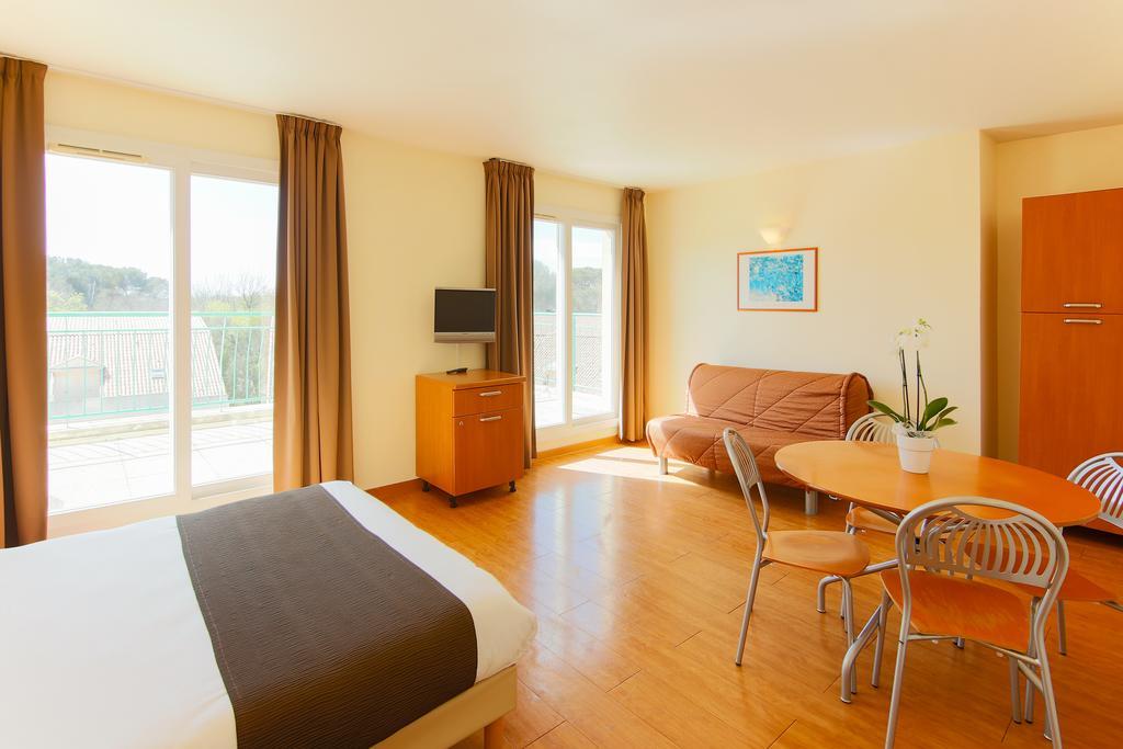 Inter-Hotel Sea Side Park Вильнёв-Лубе Экстерьер фото