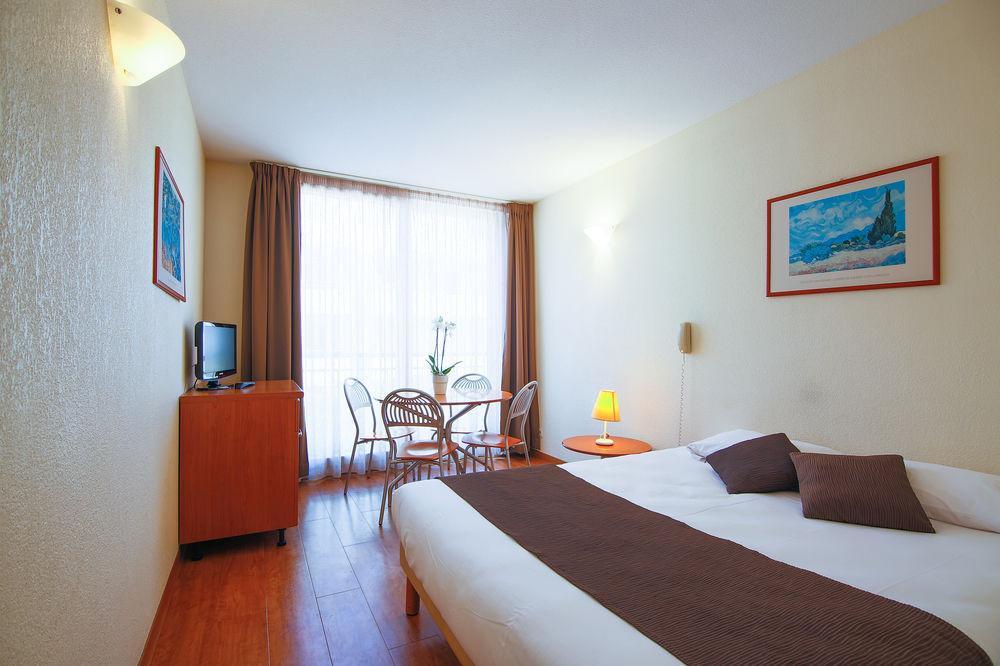 Inter-Hotel Sea Side Park Вильнёв-Лубе Экстерьер фото
